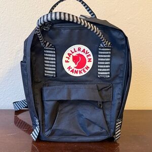 Fjallraven Kånken Black Mini Backpack